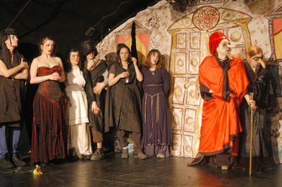 A három megesett lány esete A három megesett lány esete