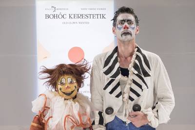 Bohóc kerestetik Bohóc kerestetik